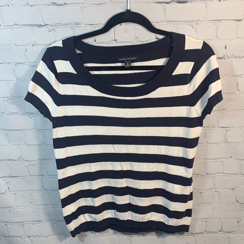 🦋 Banana Republic Navy/White Striped Top - Sz. Med. - Stretchy Knit - EUC 🦋